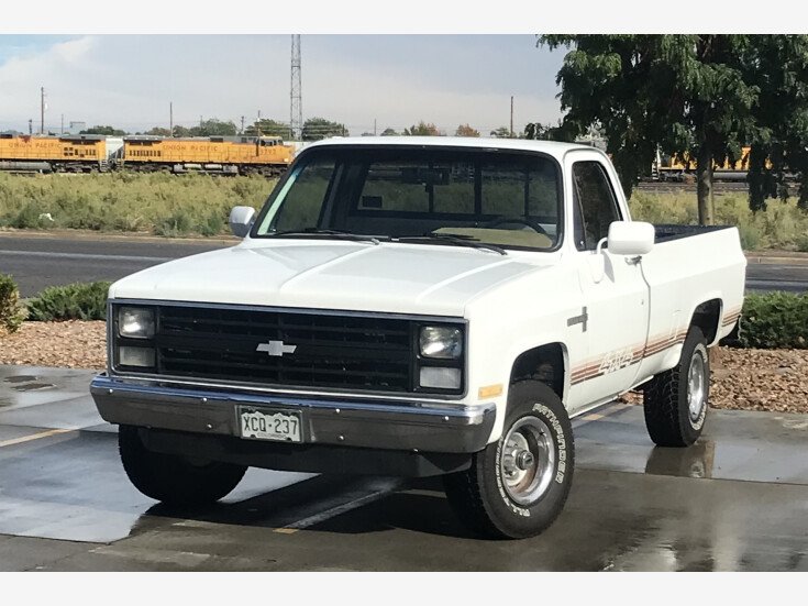 Thumbnail Photo undefined for 1986 Chevrolet C/K Truck Custom Deluxe